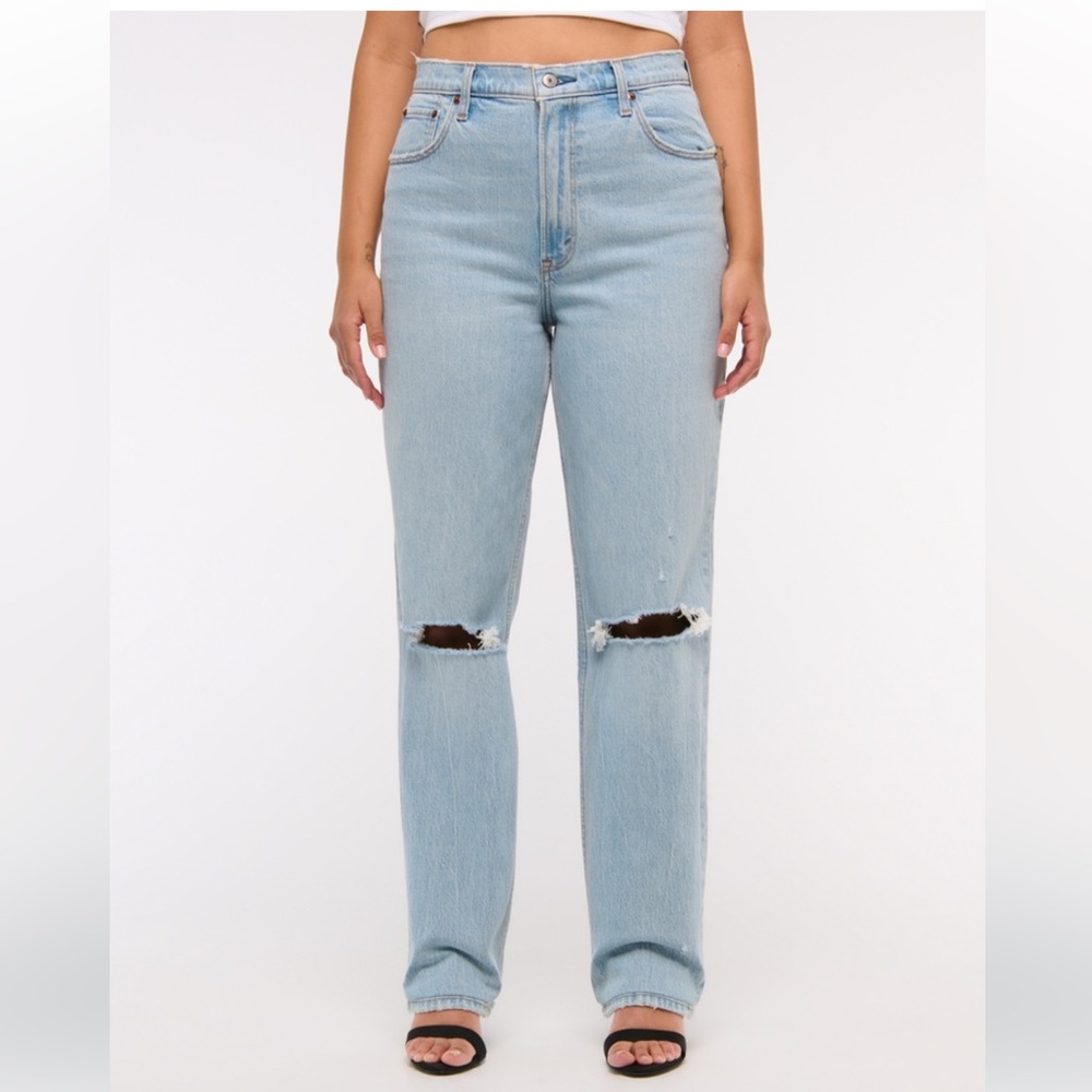 Abercrombie & Fitch Ultra High Rise 90s Straight Jeans - Light Distressed